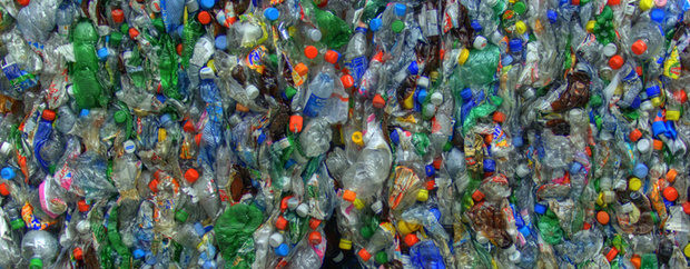 Zusammengepresste Plastikflaschen