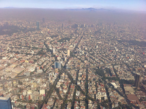 Mexico City: Riesiges Stadtgebiet mit Smog-"Deckel"