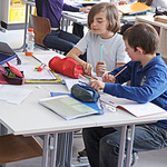 Kinder im Klassenzimmer