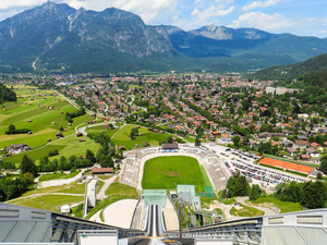 Blick auf den Skiort Garmisch-Partenkirchen 