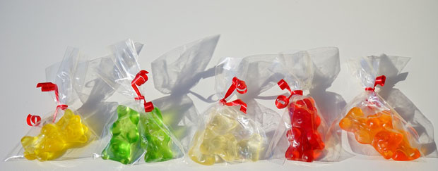 Gummibärchen einzeln in Plastik verpackt 