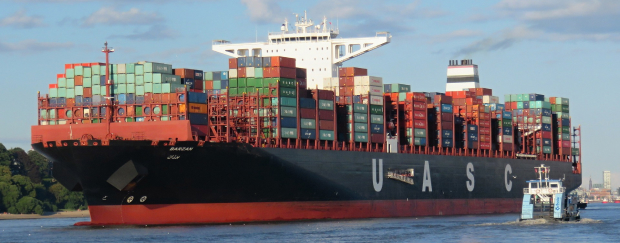 Ein Containerschiff