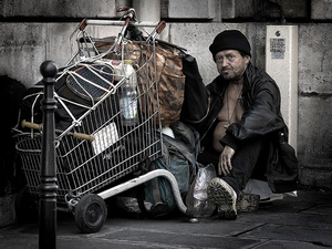 Ein Obdachloser in Paris
