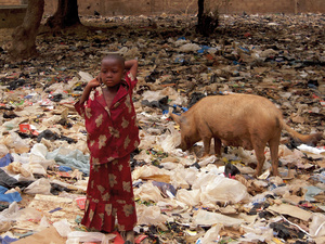 Ein Mädchen in Burkina Faso