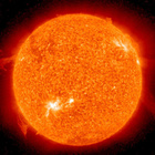 Die Strahlungsenergie der Sonne beeinflusst viele wichtige Prozesse auf der Erde. Brennende Sonne