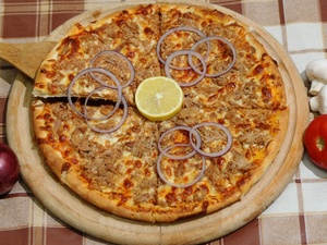 Pizza Tonno