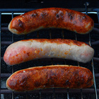 Der Fleischkonsum in Deutschland stagniert - aber auf hohem Niveau. Bratwürste auf dem Grill