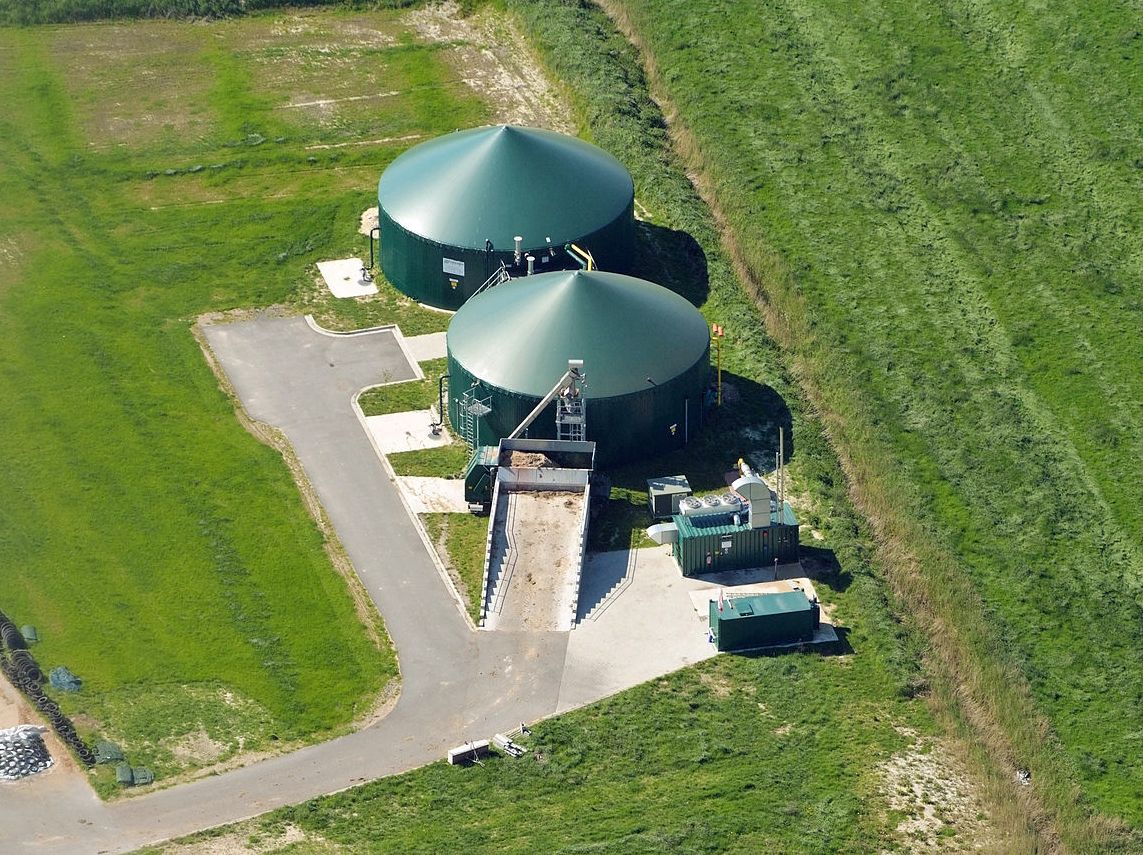 Biogasanlage aus der Froschperspektive
