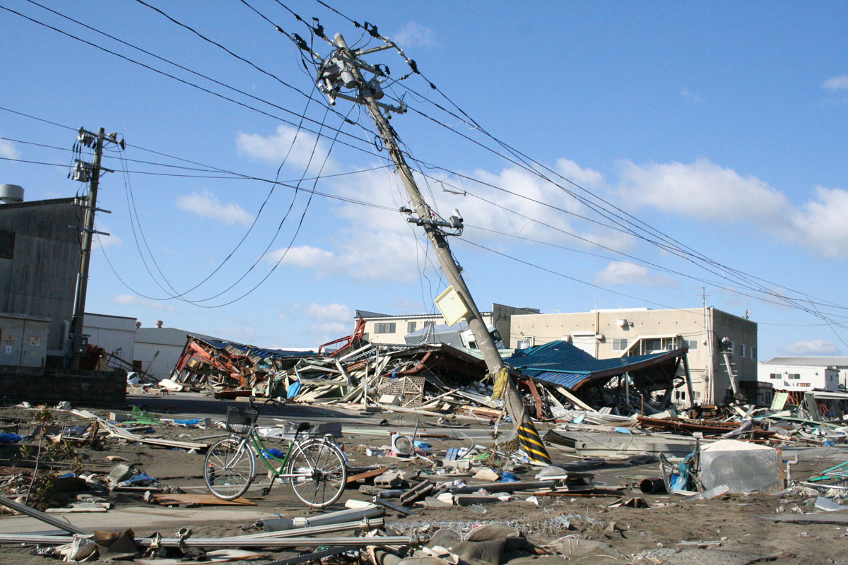 Schäden und Trümmer nach dem Tsunami